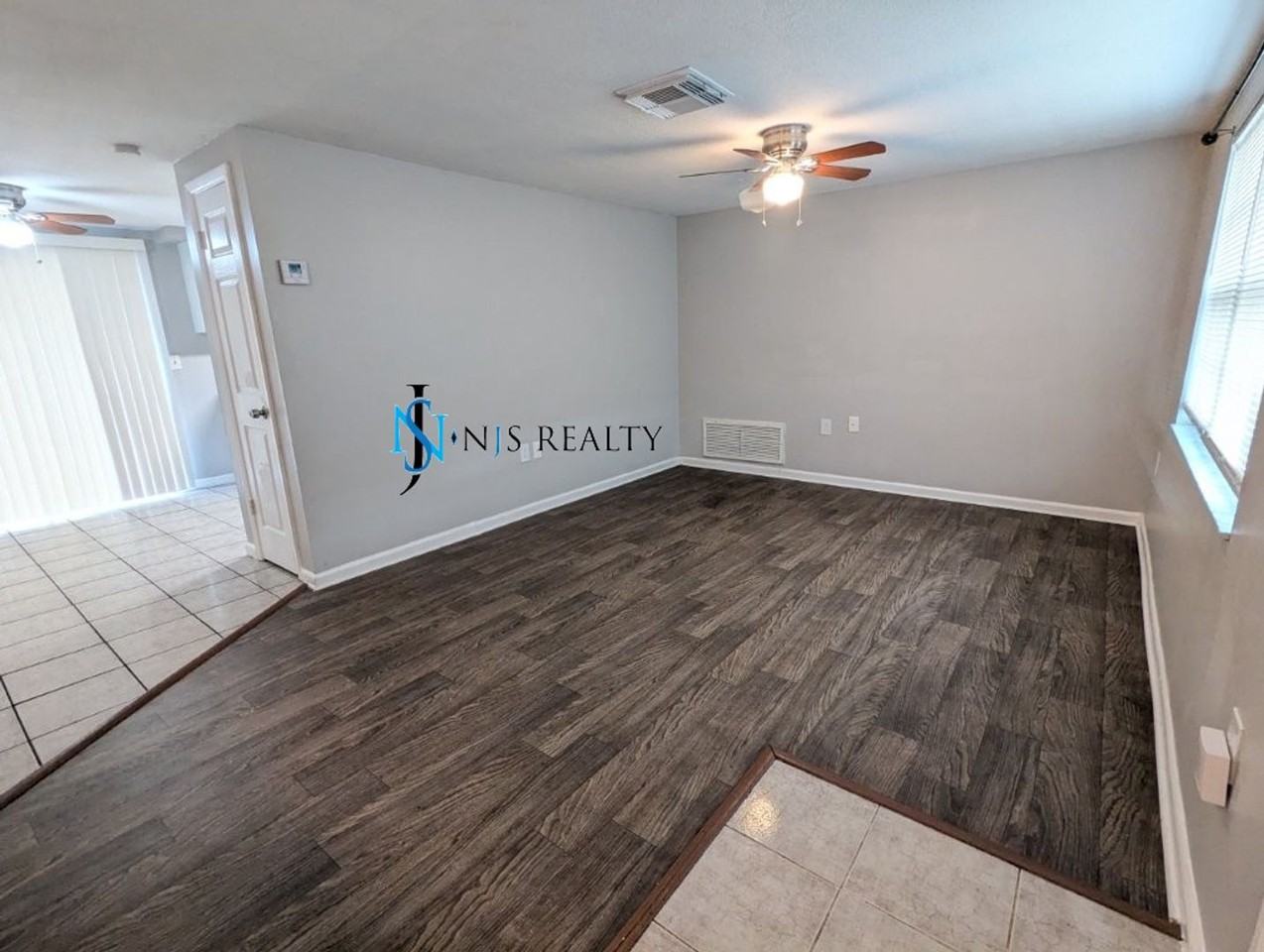 8653 Spanish Moss Dr - Photo 3 of 20