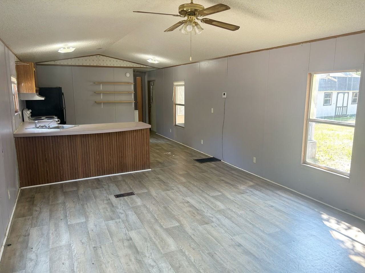 72 Tammy Ln - Photo 2 of 10