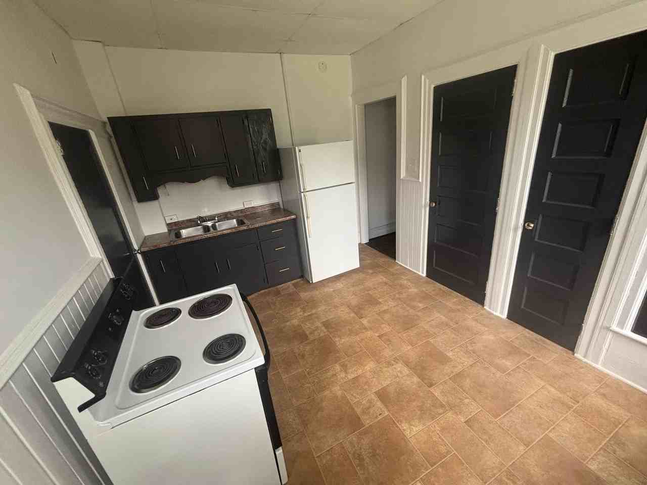 365 365 College Ave- 634 West Lemon - Photo 7 of 20