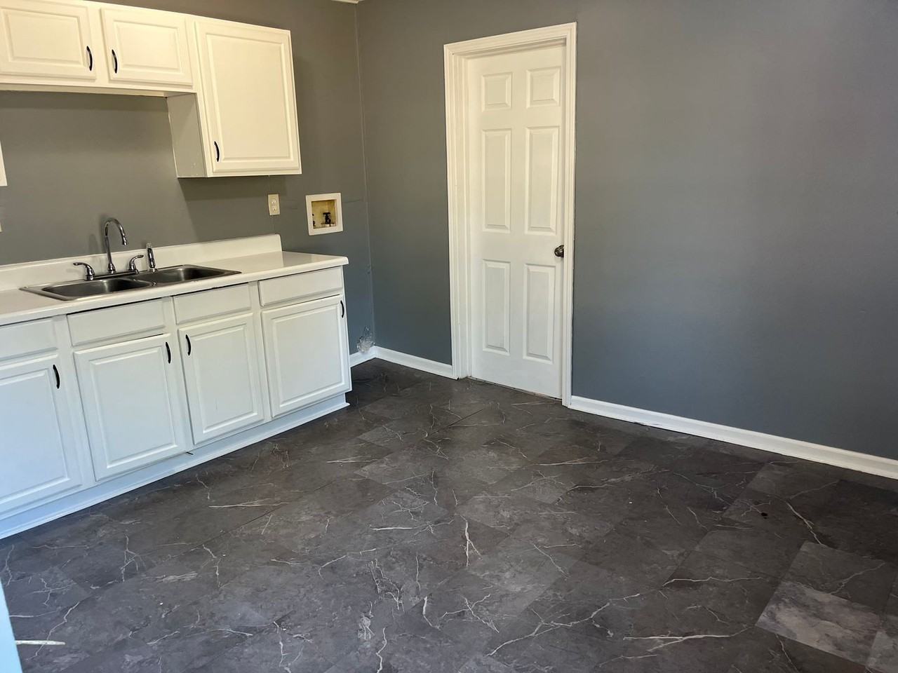 296 Minor Terrace Rd - Photo 2 of 6