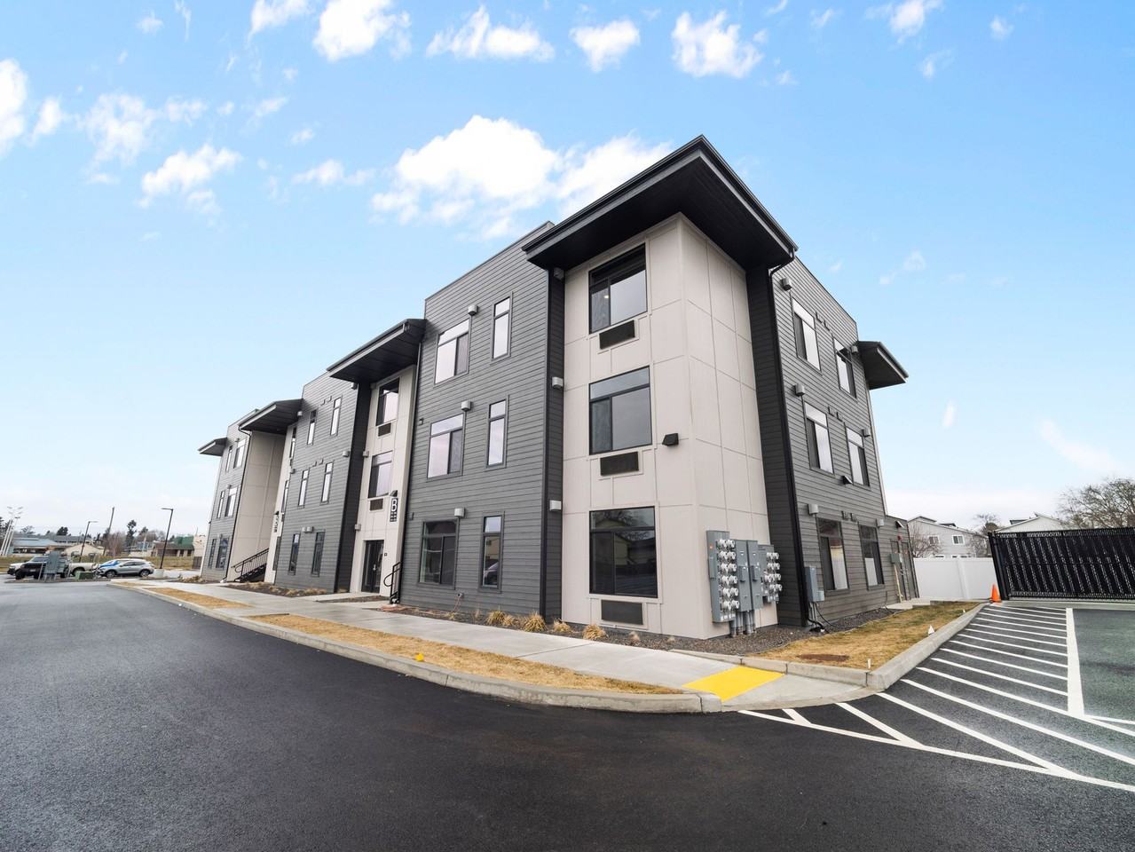 The Flats on 4th - Photo 6 of 8