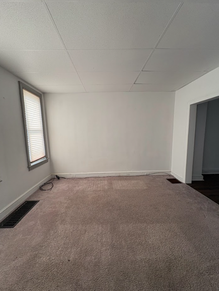 123 S Albemarle St - Photo 3 of 14