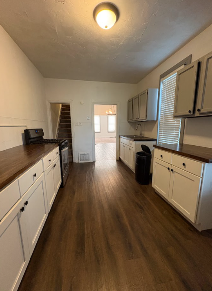 123 S Albemarle St - Photo 7 of 14