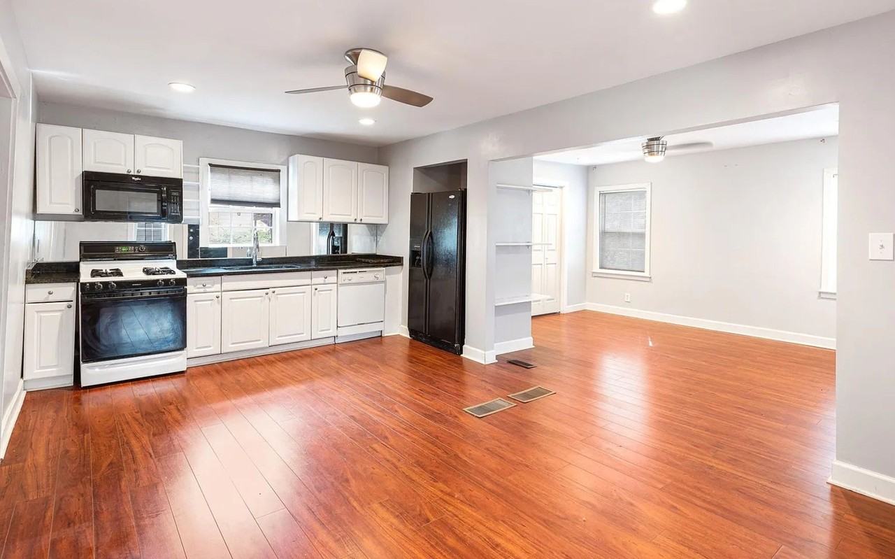 1143 United Ave Se - Photo 3 of 17