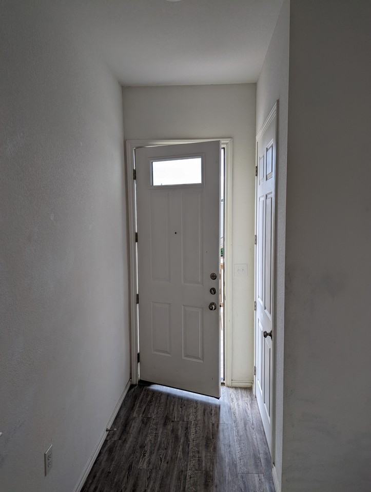 800 Hallie Cv #B - Photo 5 of 19