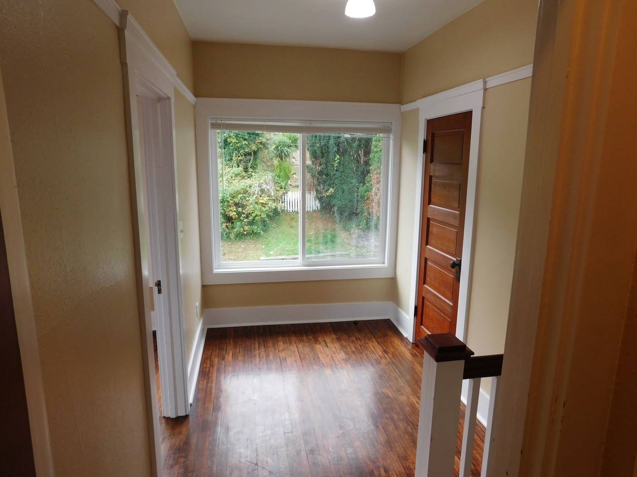 258 Commercial St - Photo 2 of 21