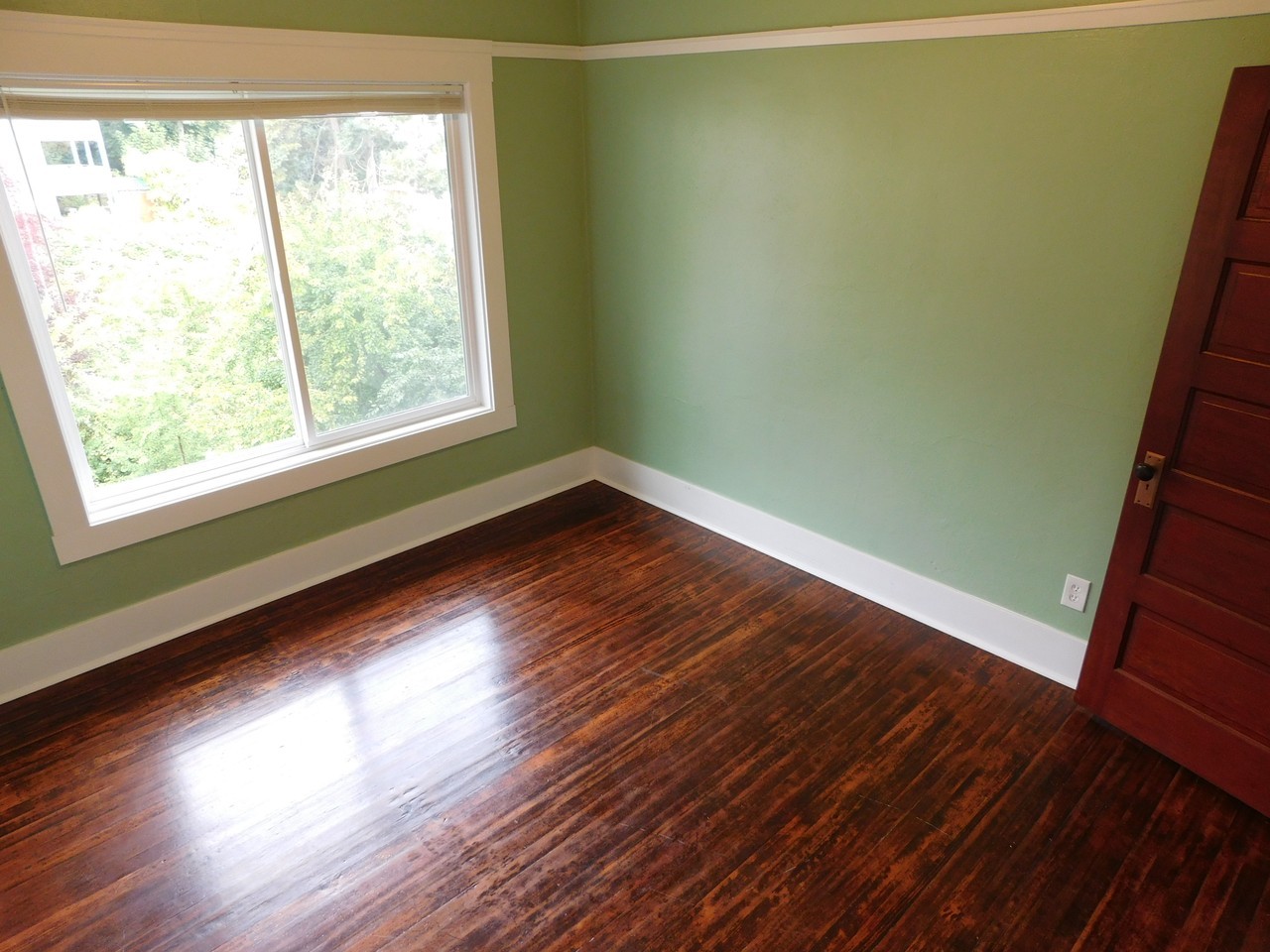 258 Commercial St - Photo 6 of 21