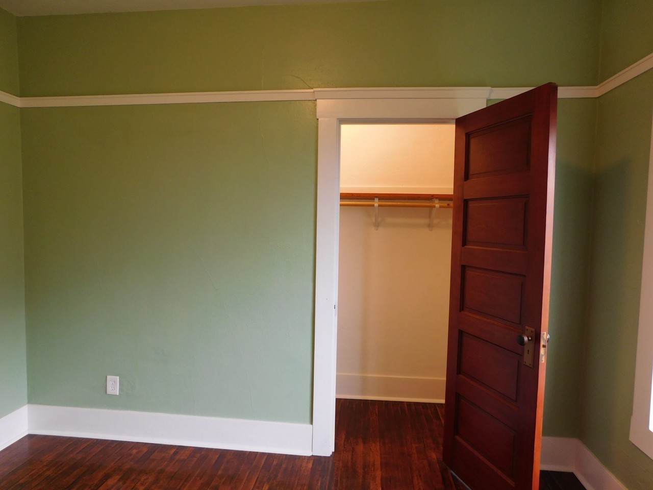 258 Commercial St - Photo 7 of 21