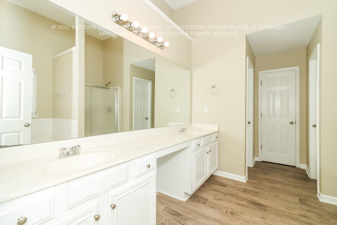 4968 Locherby Dr - Photo 6 of 10