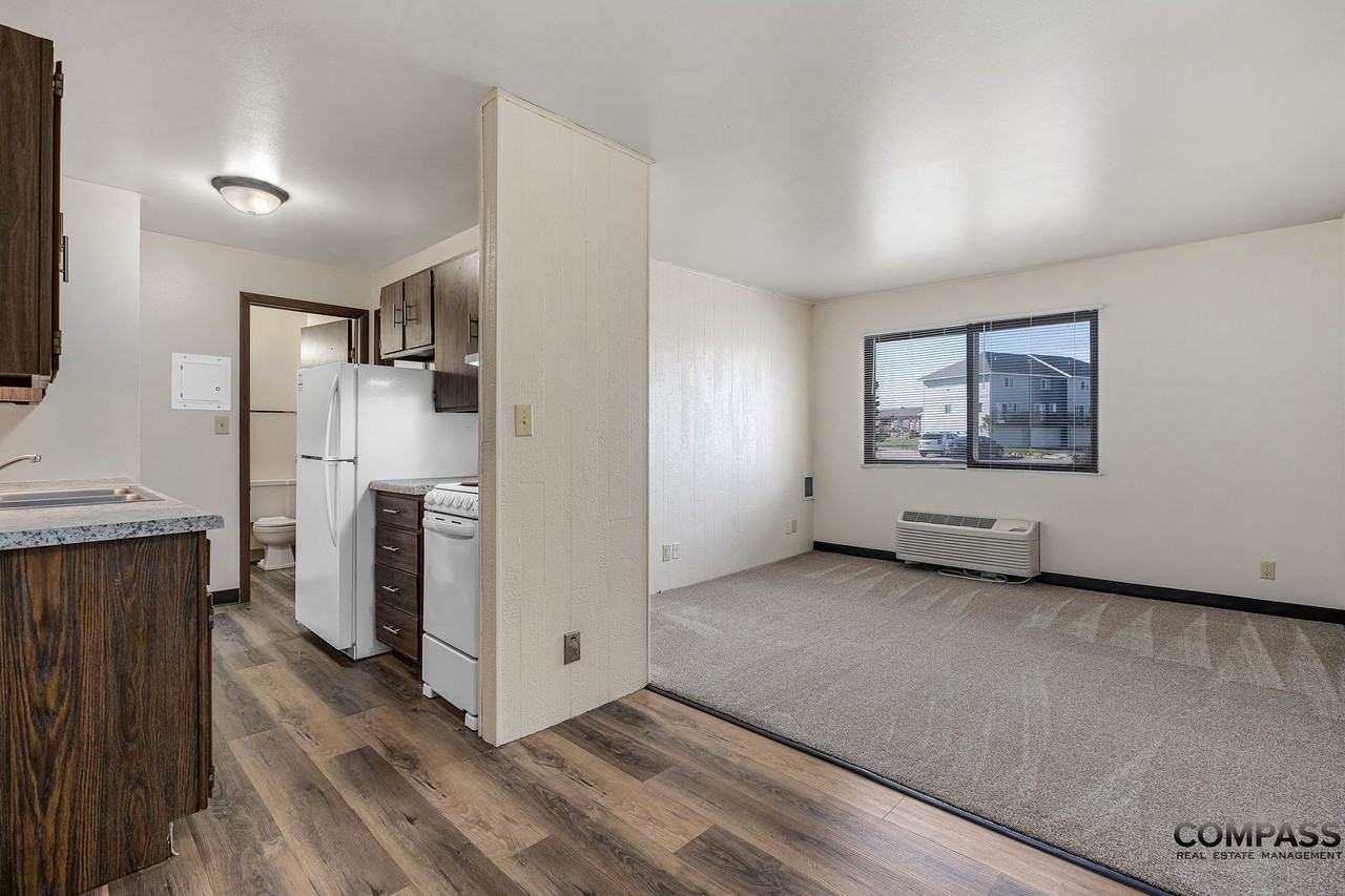 1025 W. MacArthur Avenue - Photo 2 of 38