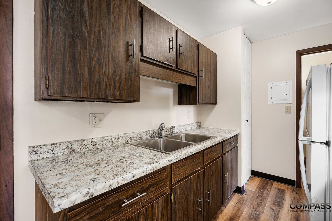 1025 W. MacArthur Avenue - Photo 7 of 38