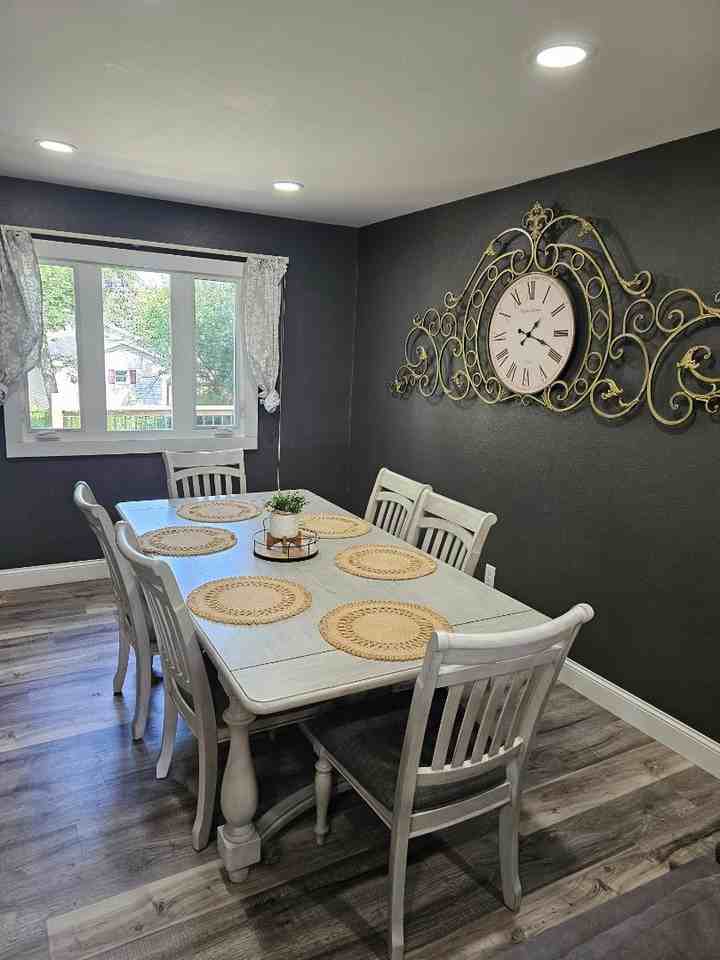 904 W Divide Ave - Photo 3 of 11