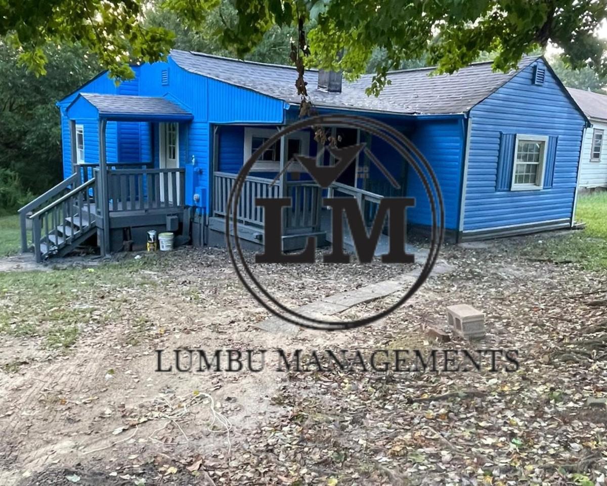 1113 Logan Street - Photo 4 of 20