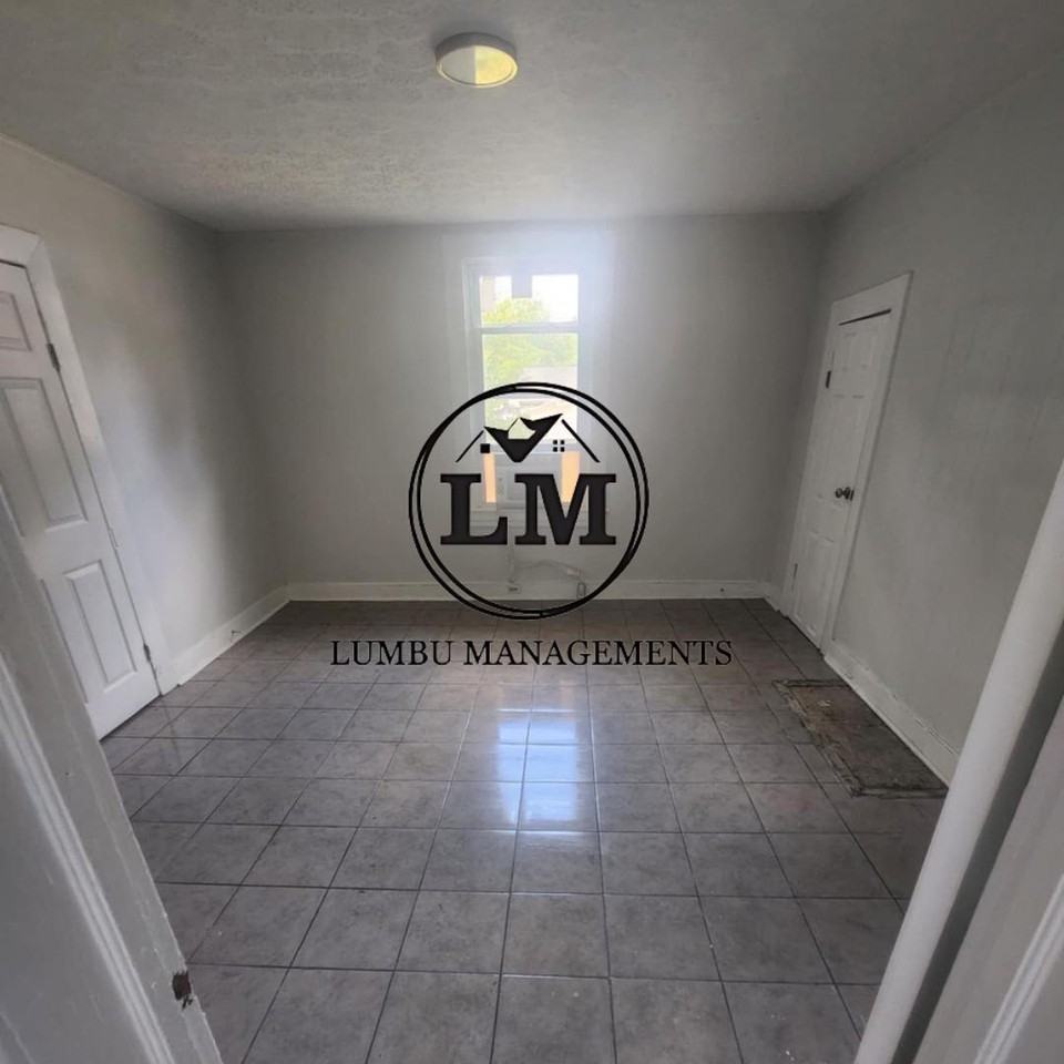 419 1st St - Photo 4 of 11