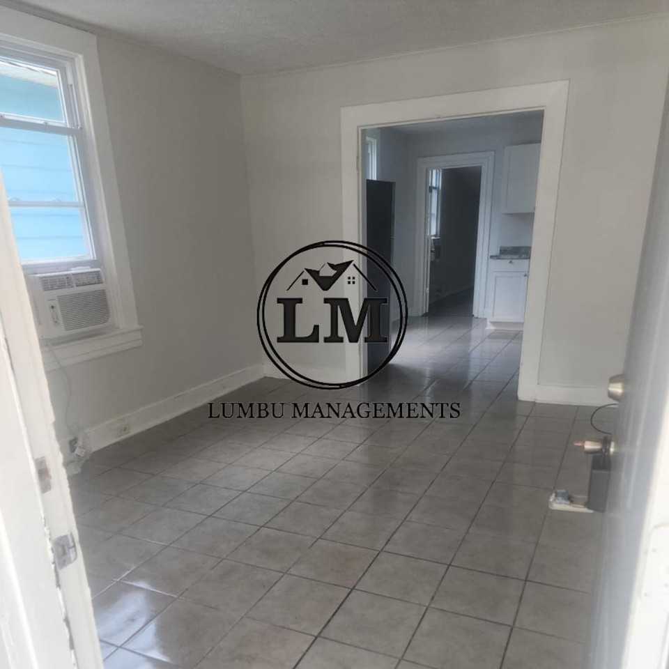 419 1st St - Photo 5 of 11