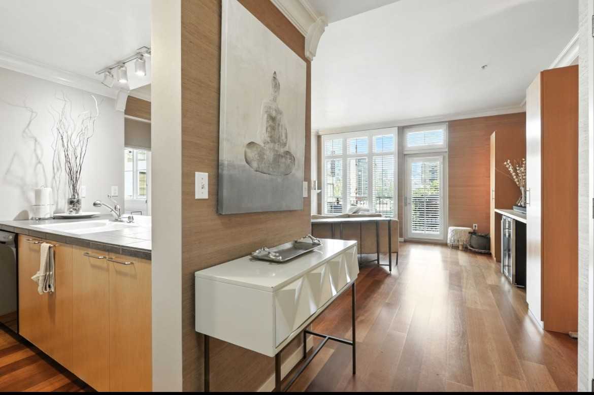 1030 NW Johnson St. #502 - Photo 3 of 10