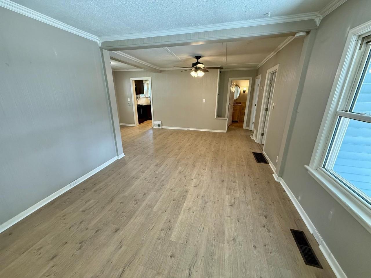 1923 39th St - Photo 4 of 16