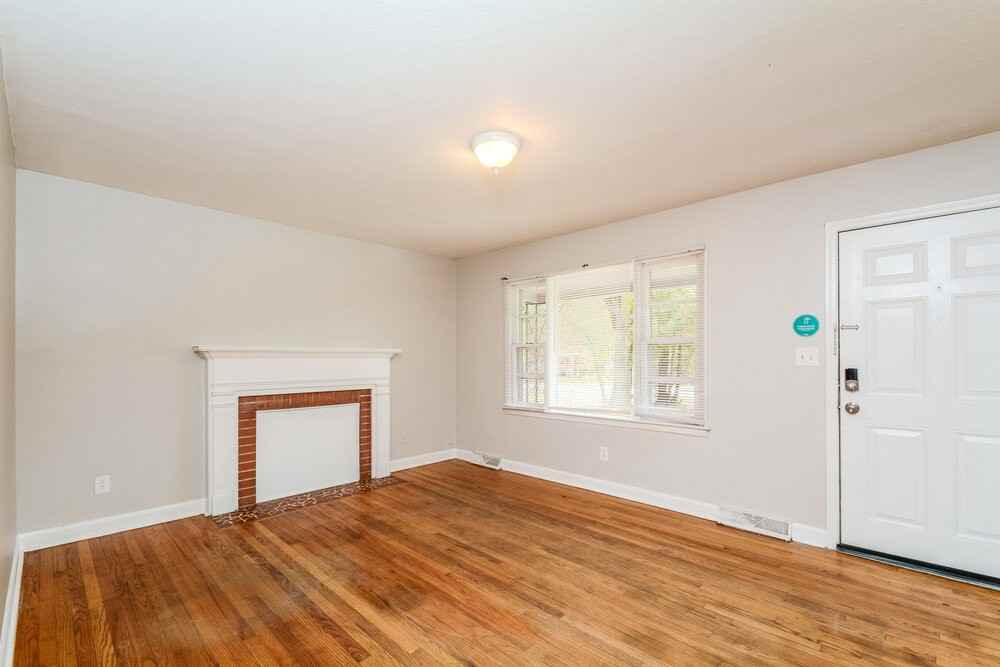 110 E Crestview Dr - Photo 4 of 16