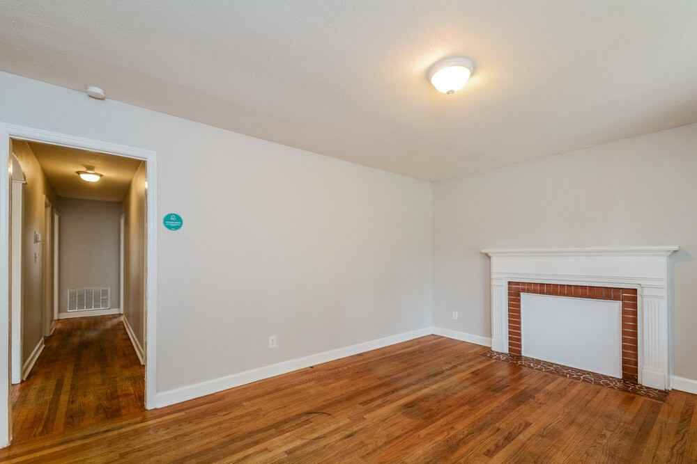 110 E Crestview Dr - Photo 5 of 16