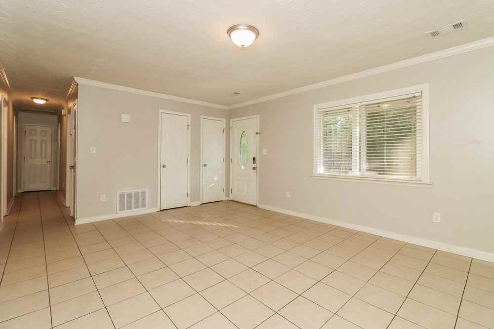 5539 Hall Circle - Photo 5 of 16