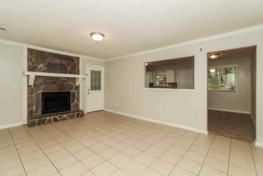 5539 Hall Circle - Photo 6 of 16