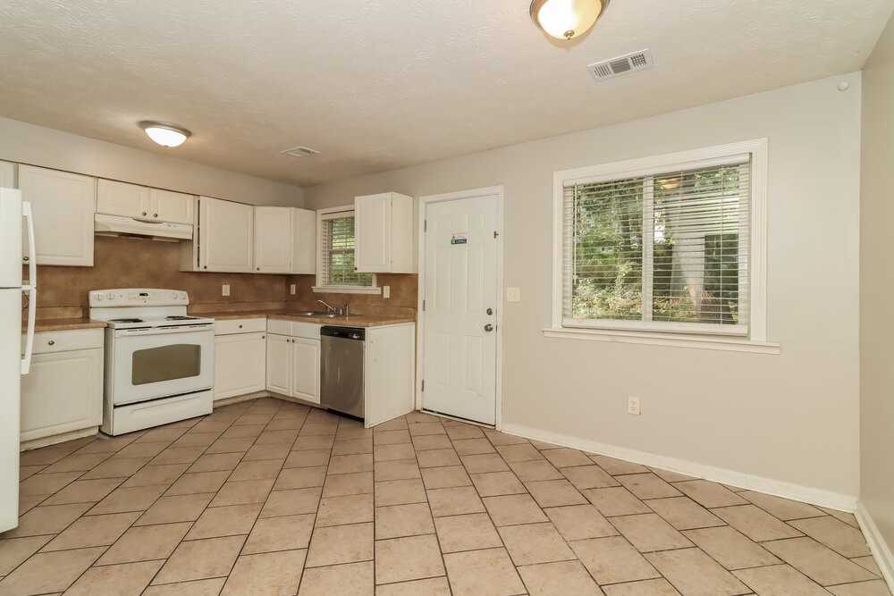 5539 Hall Circle - Photo 7 of 16