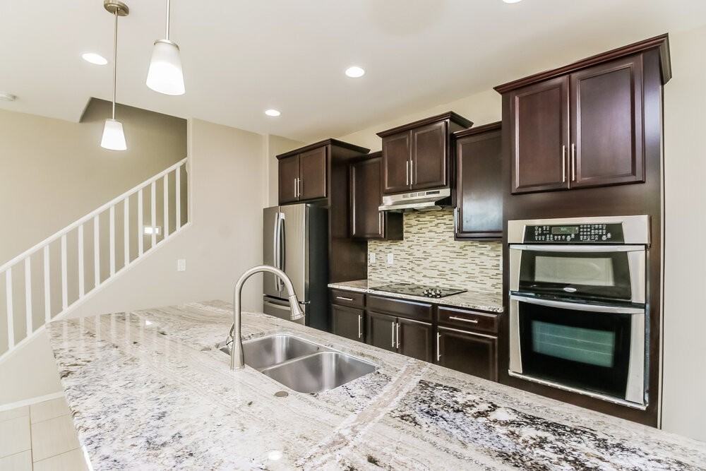 495 N Ranger Trl - Photo 7 of 17