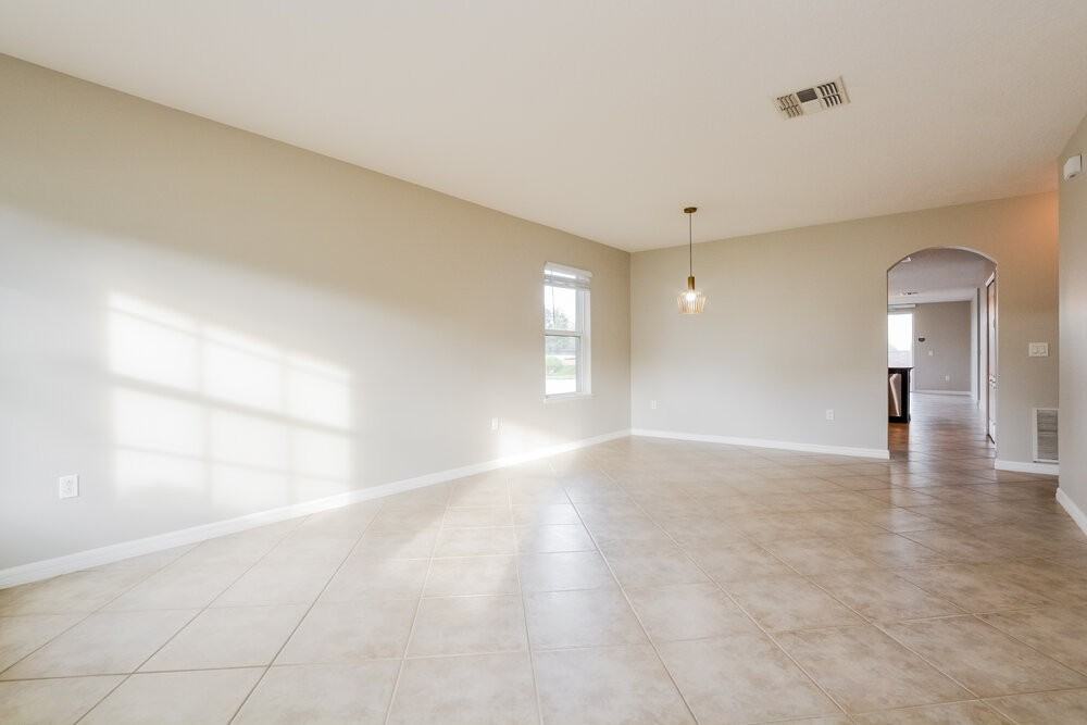 3627 Ryegrass St - Photo 3 of 16