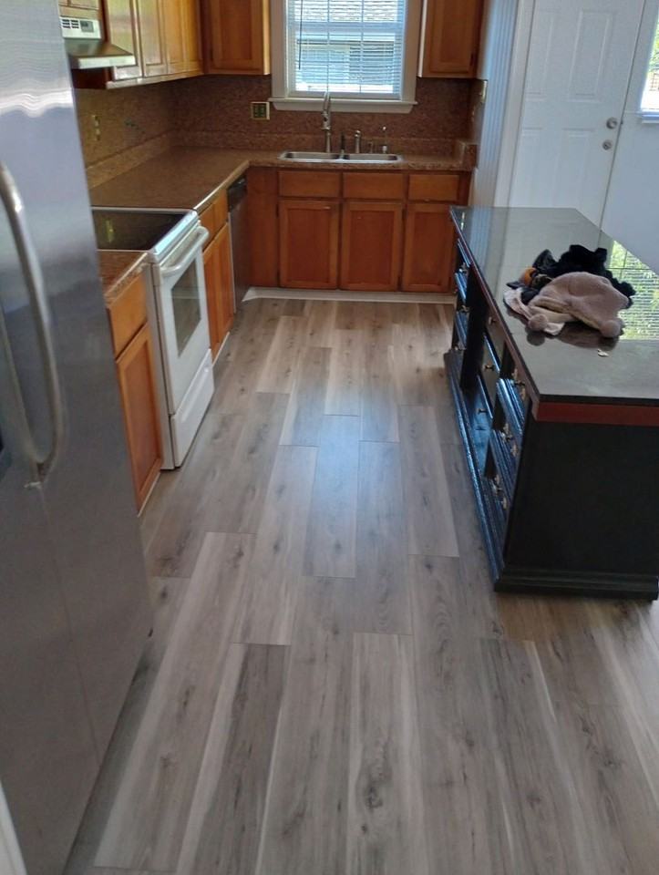 638 Maplewood Dr - Photo 3 of 12