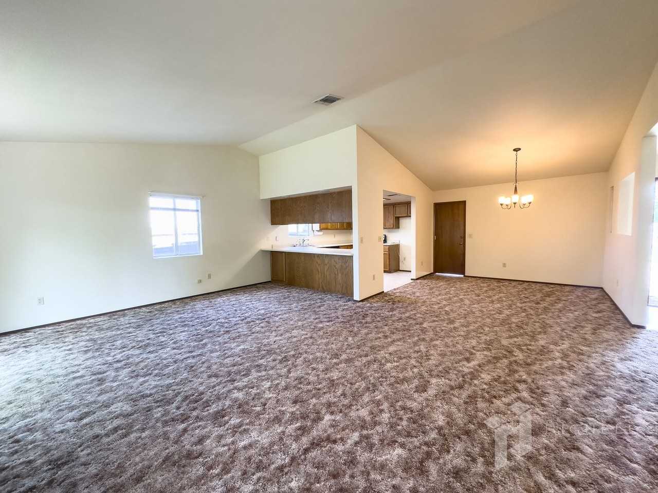 2911 Starlight Blvd - Photo 2 of 18