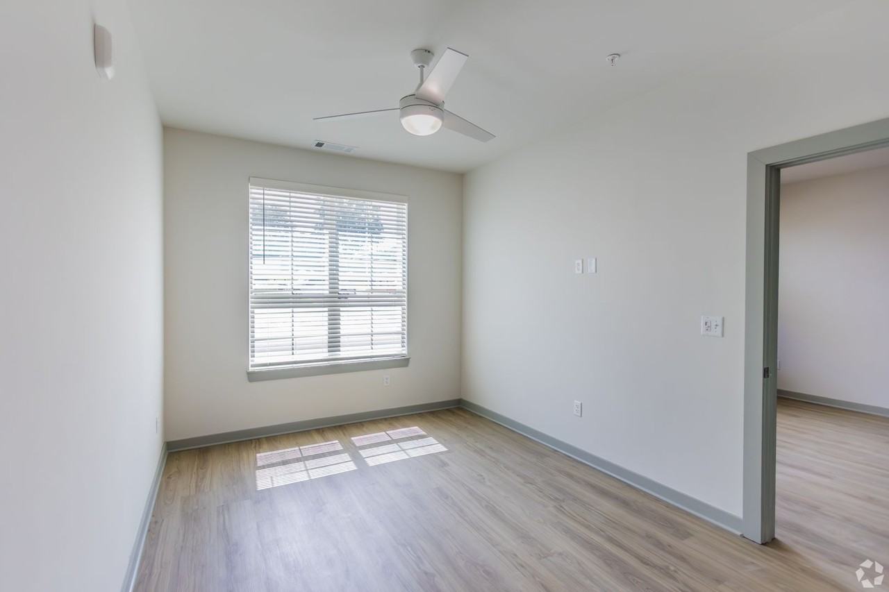 The Belle at the Lamar - Photo 4 of 50