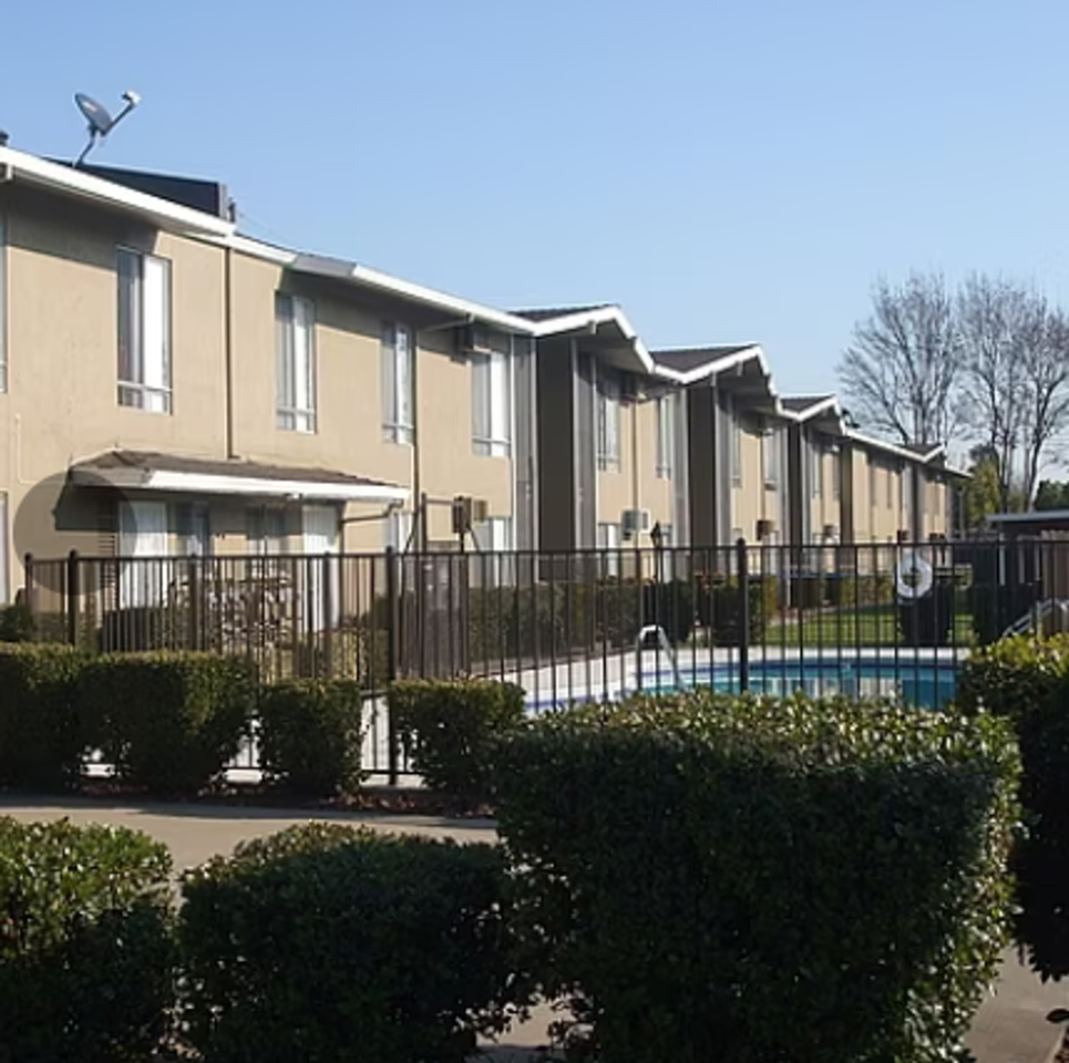 Woodcrest Apartments - Photo 3 of 4