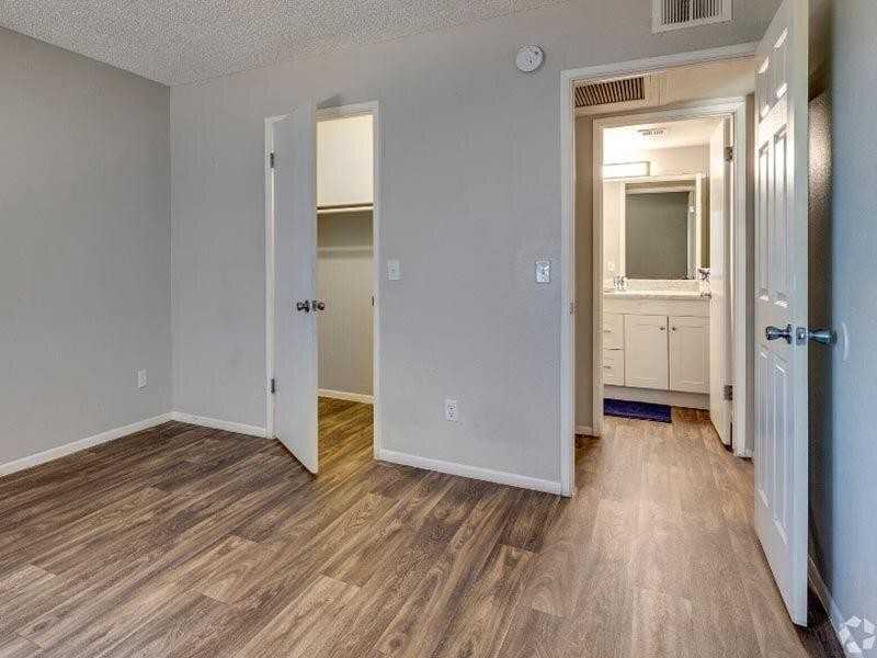 7021 W Mcdowell Rd - Photo 7 of 29