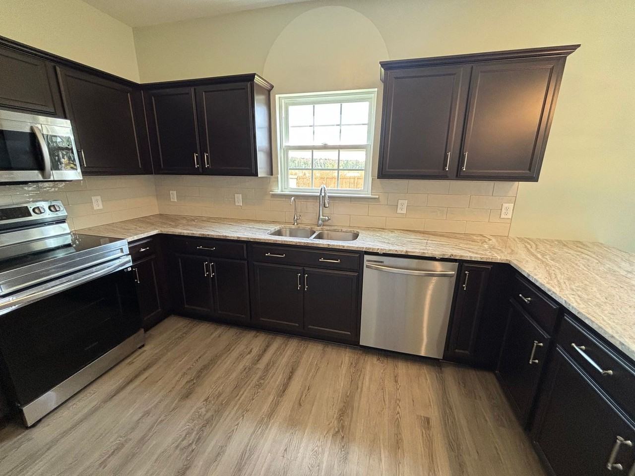 1091 Turpentine Trl - Photo 7 of 36