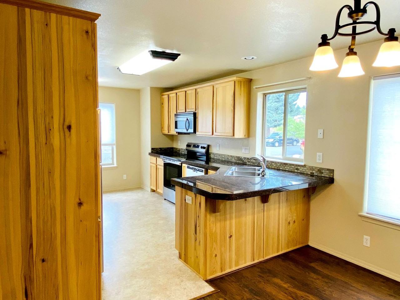 110 N Maple St - Photo 2 of 31