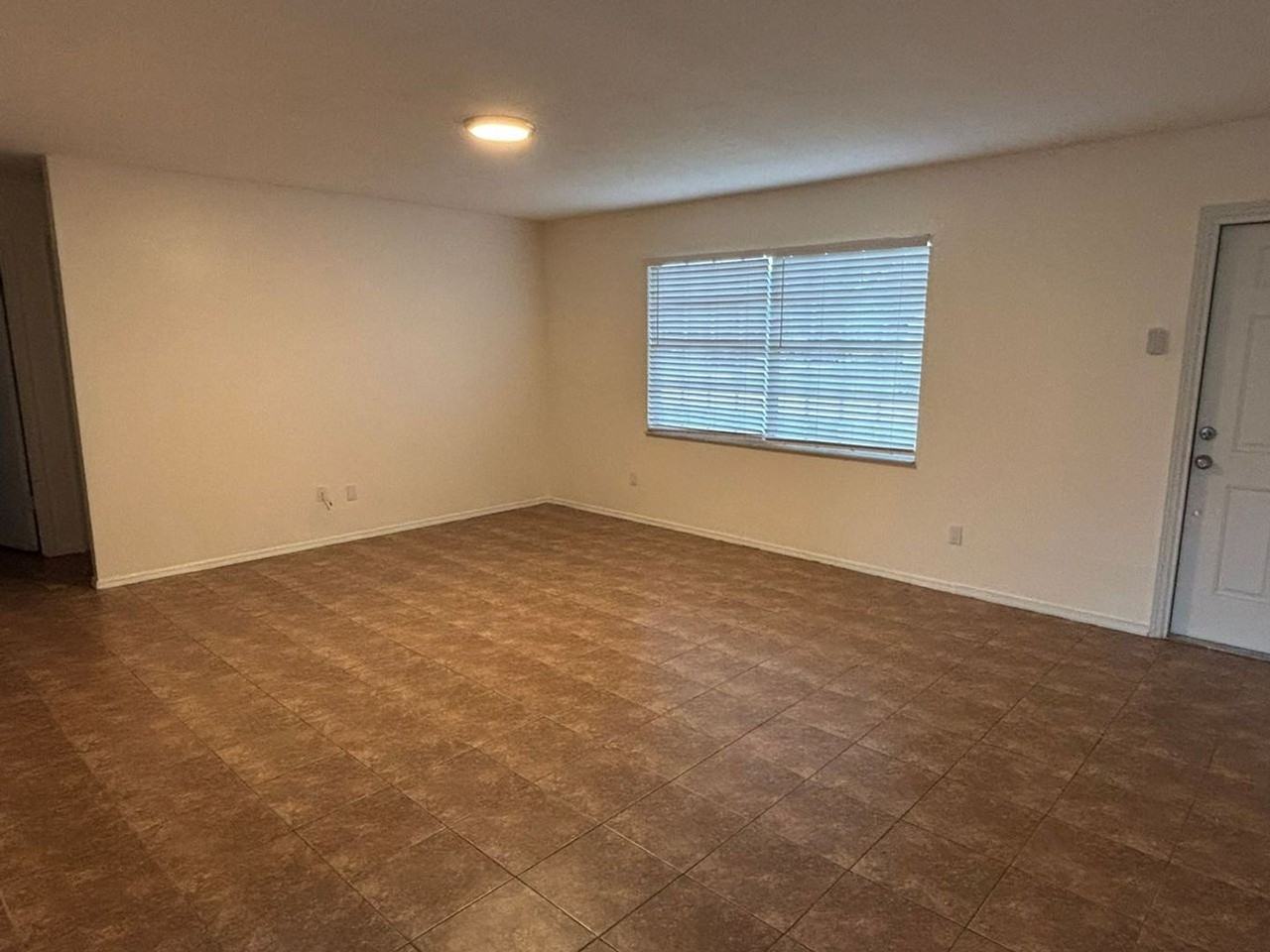 2289 Se Friendship St - Photo 2 of 21