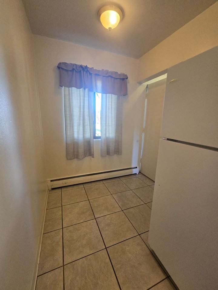 105 Hilltop Dr - Photo 2 of 11