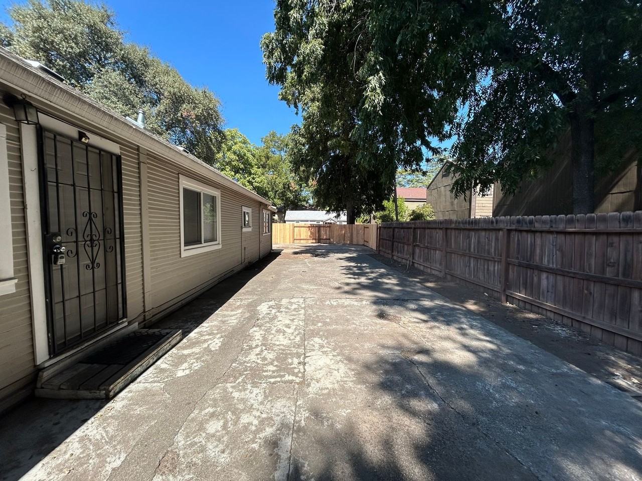 806 West 1st Avenue - Photo 2 of 47