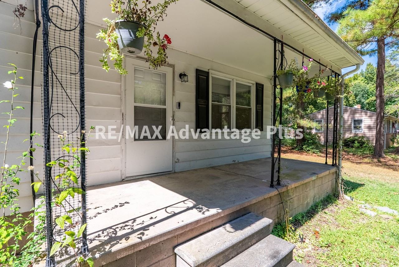 2905 Redd Shop Rd - Photo 3 of 39