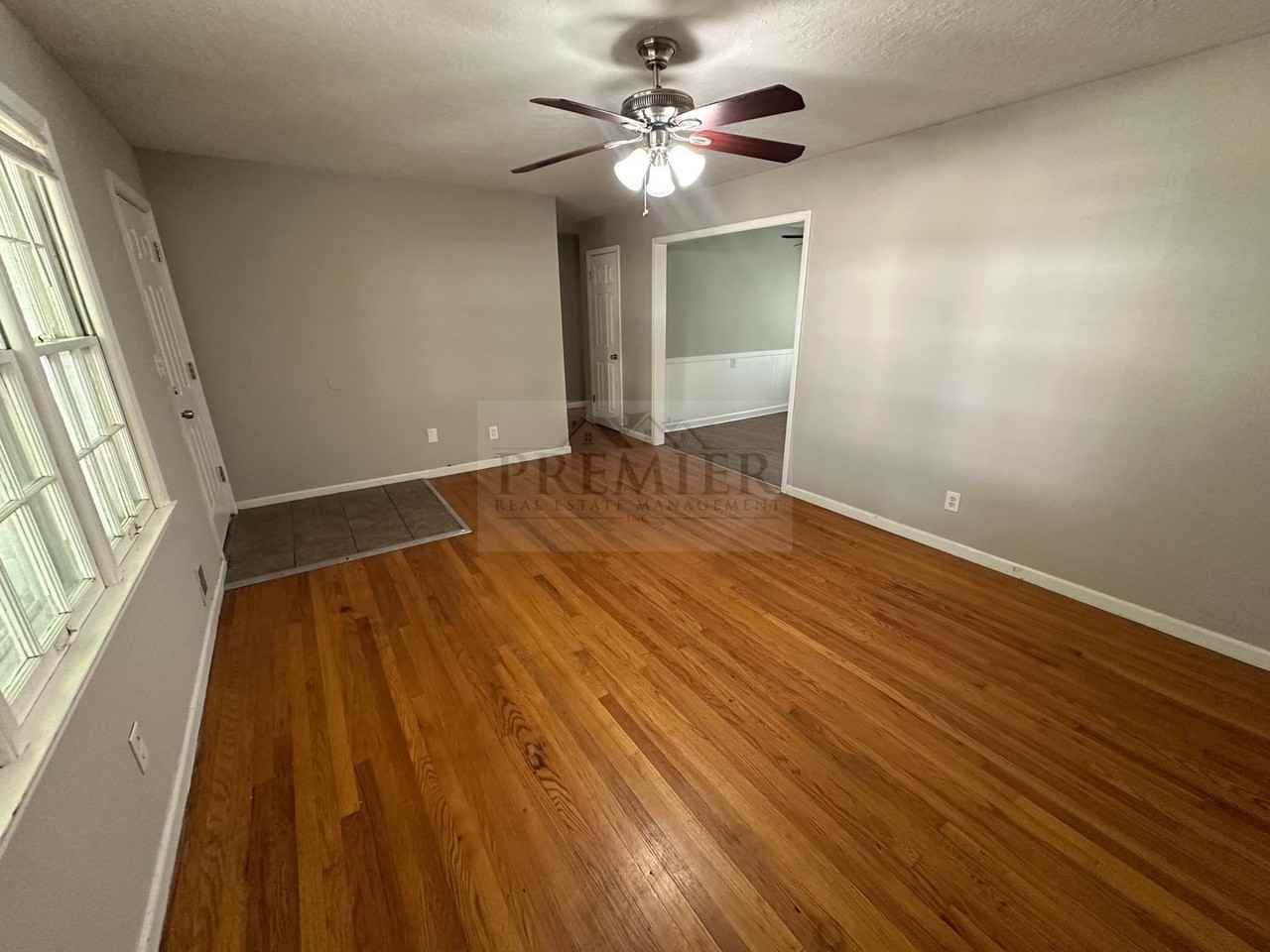 10615 E 32nd St S - Photo 2 of 27