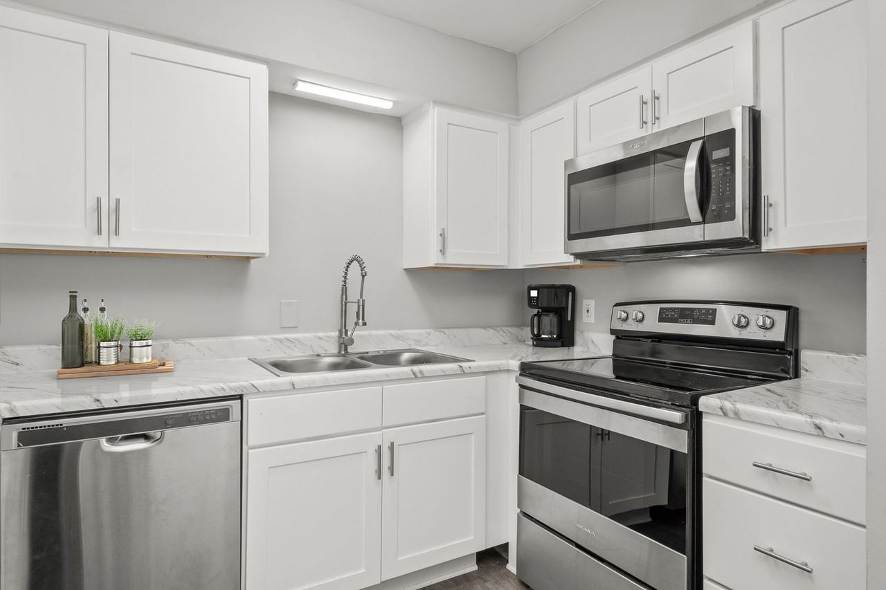 Affordable Apartments Conveniently Located Near the Lake - Photo 5 of 27