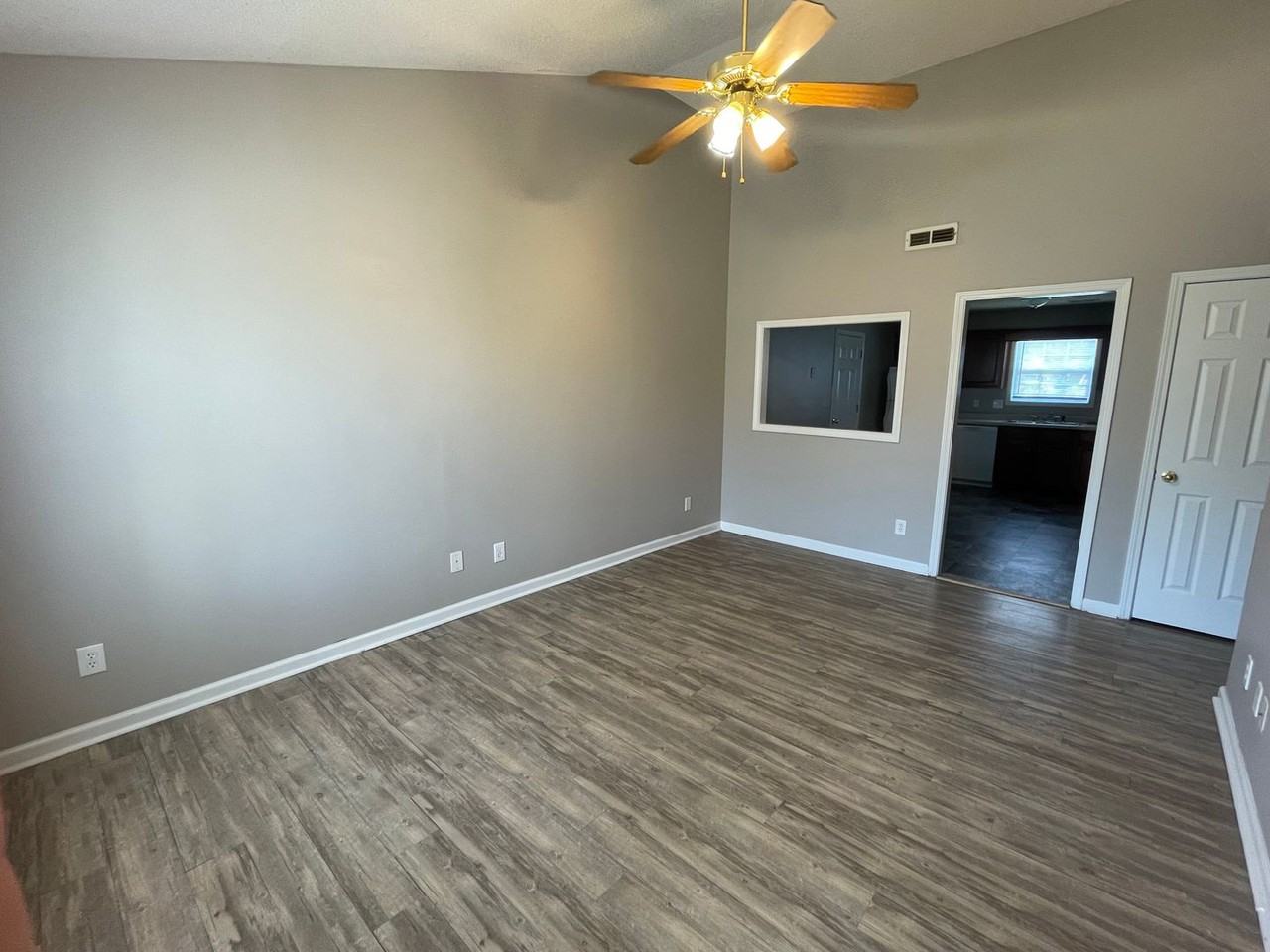 1031 Mcclardy Rd - Photo 4 of 12