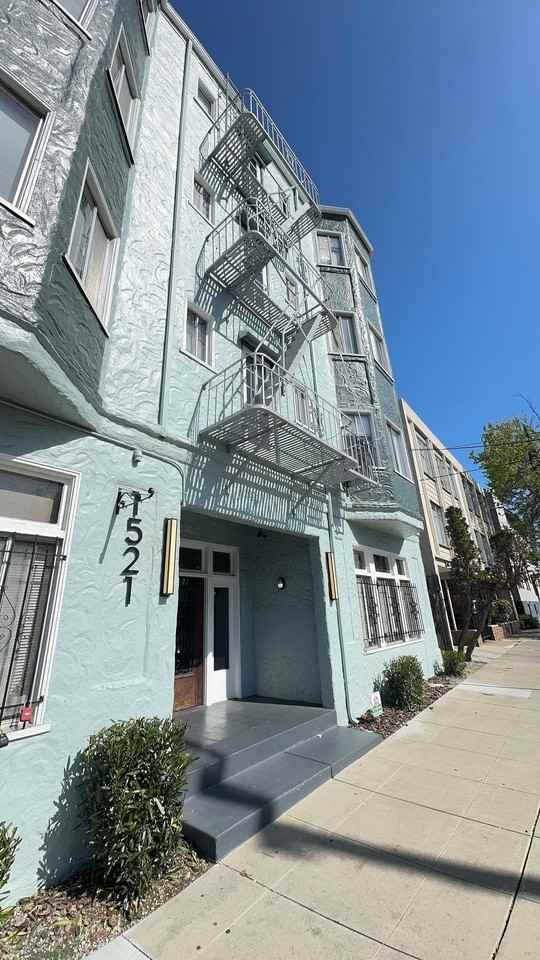 1521 3rd Avenue - Photo 2 of 5