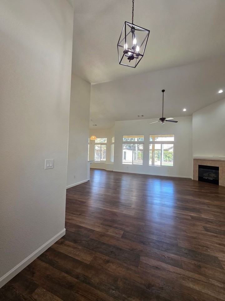 1008 E Arlen Ave - Photo 4 of 40