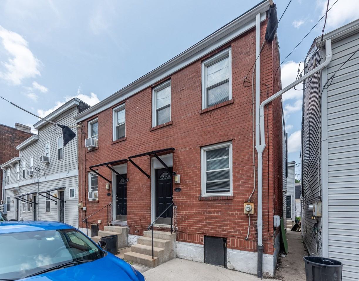 *** Apartments in the Southside *One Block to E. Carson * Modern Renovations * Pet Friendly * Available Now *** - Photo 7 of 48