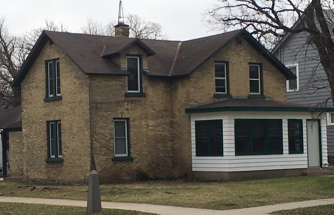 402 7th - Photo 2 of 10