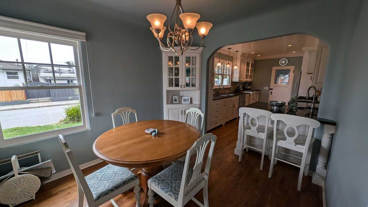 203 Seaview Ave - Photo 7 of 17