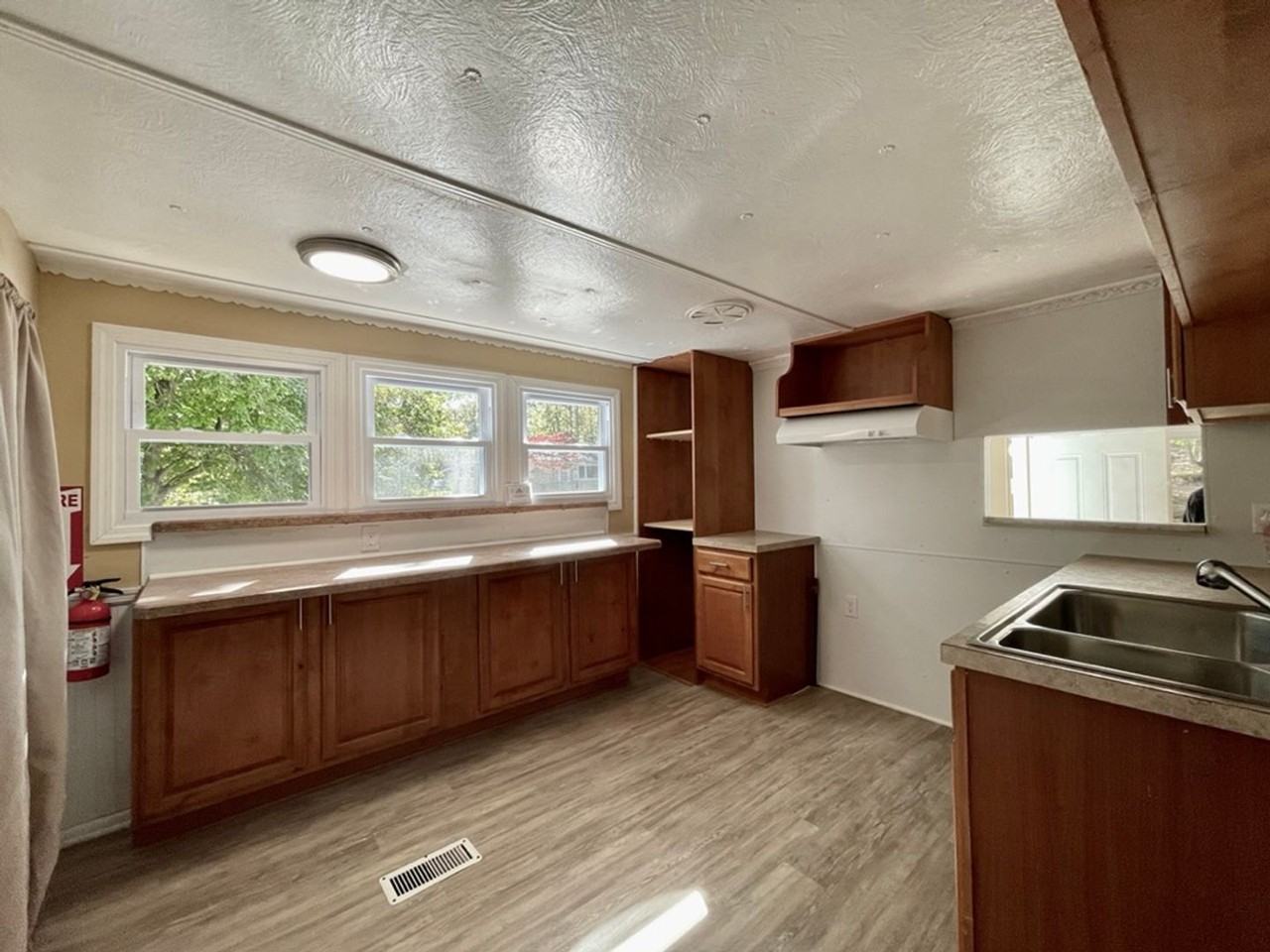 7618 Joseph St - Photo 7 of 20