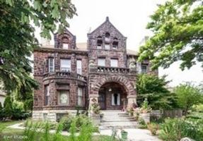 featured image of 225 N Hickory St