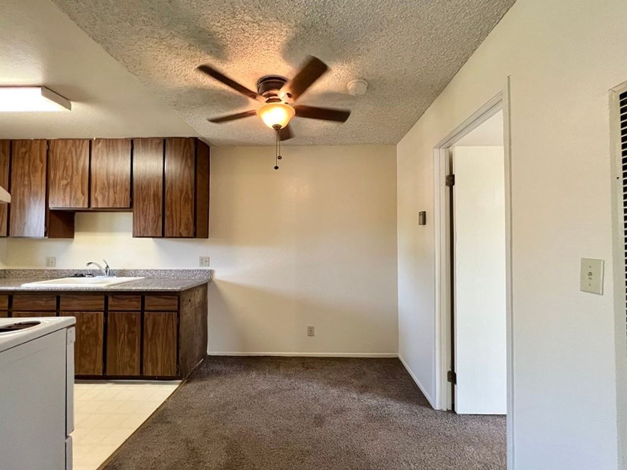 Bridgeview Apartments - Photo 6 of 10